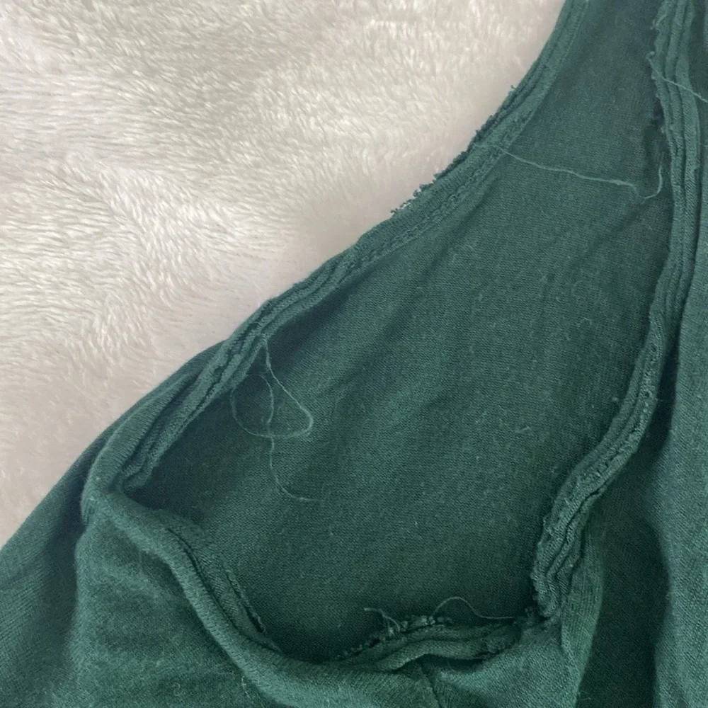 Dark green sleeveless wrinkly dress - Picture 10 of 17
